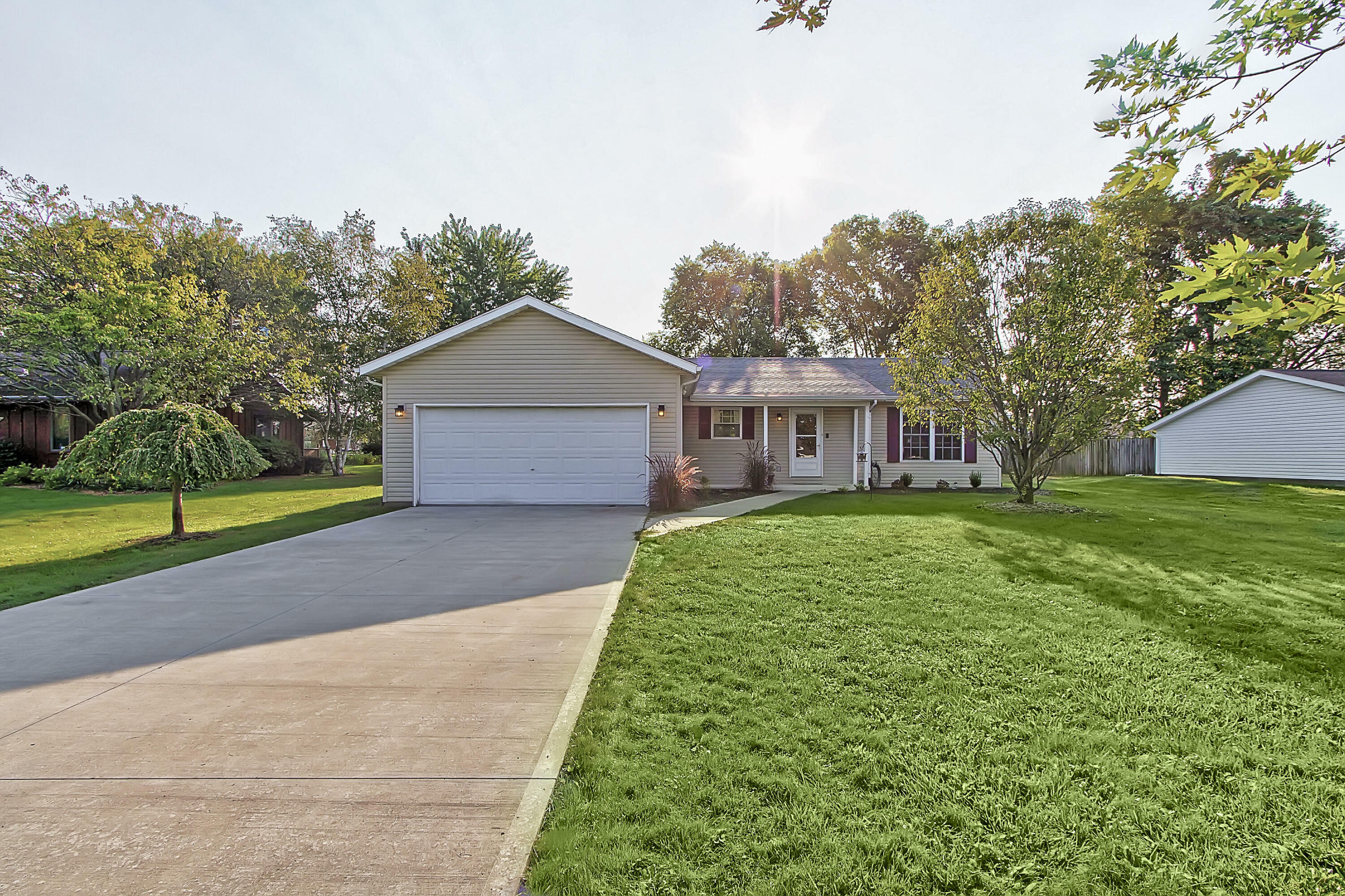 Property Photo:  323 Eastview Drive  OH 43078 