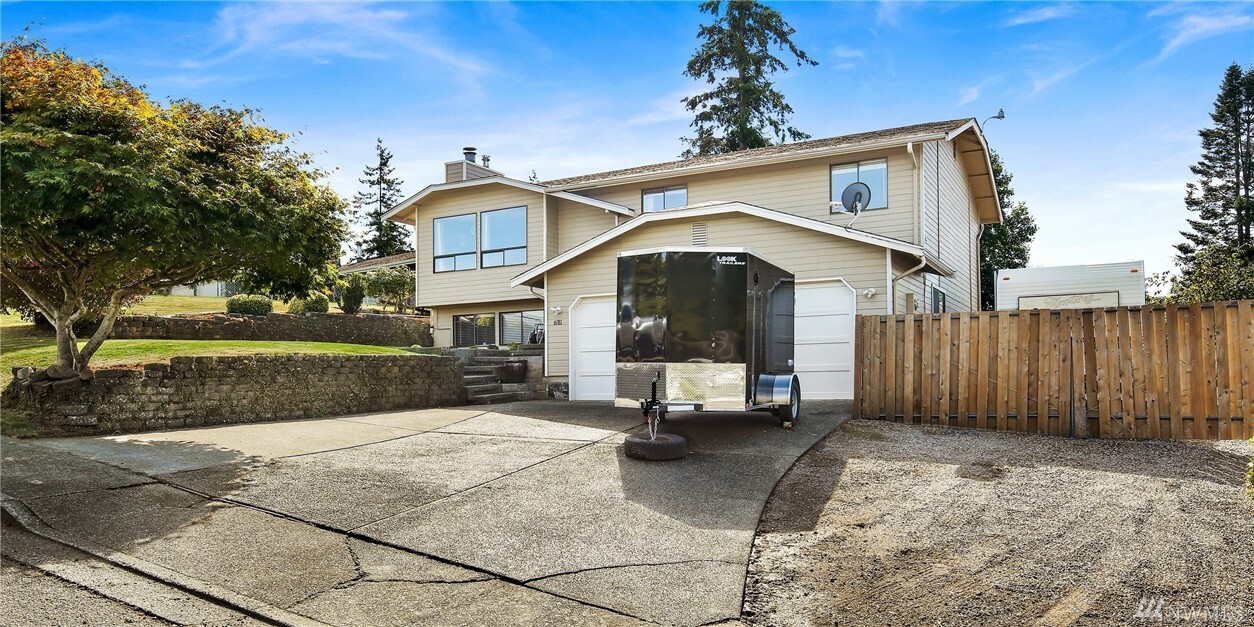 Property Photo: 6181 Oakview Place WA 98248
