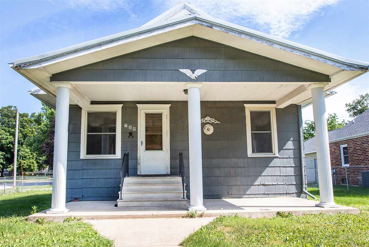 Property Photo:  722 6th Street  IA 50602 