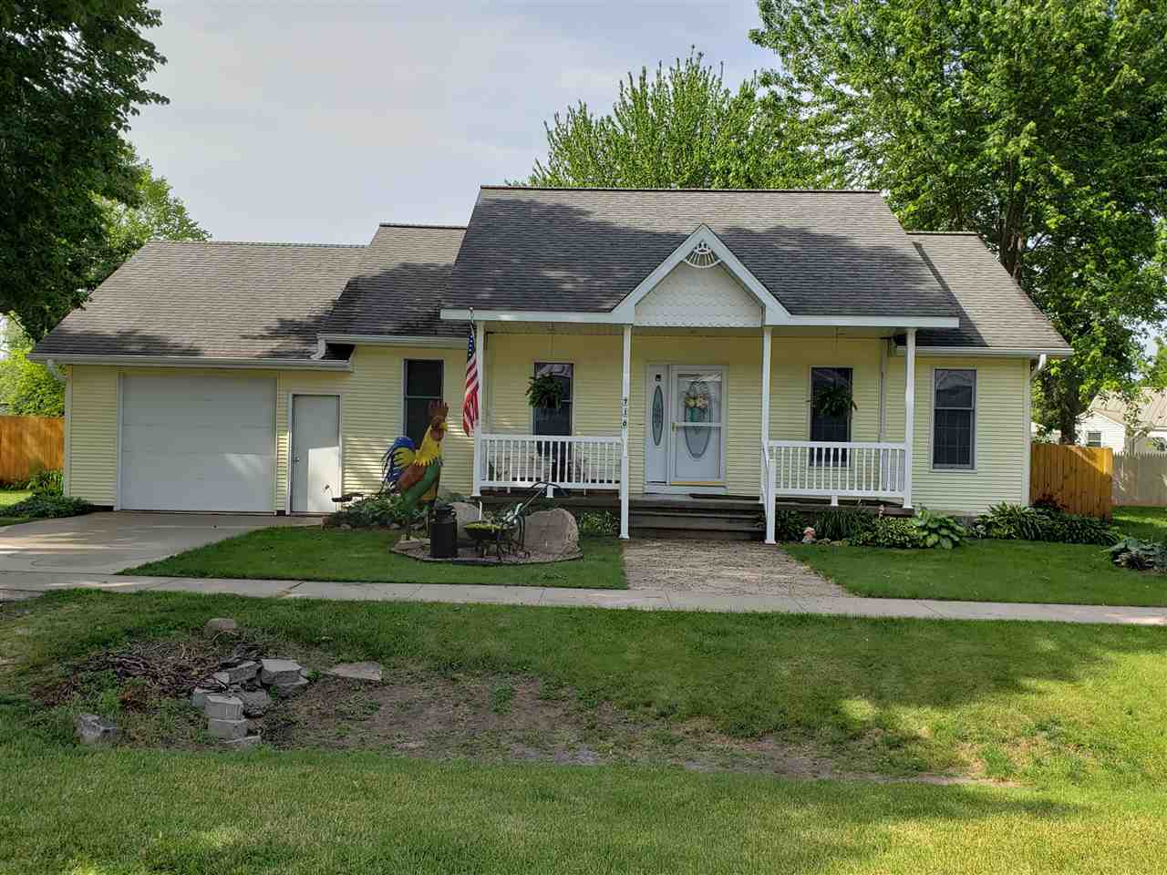 Property Photo:  710 Albert Street  IA 50650 