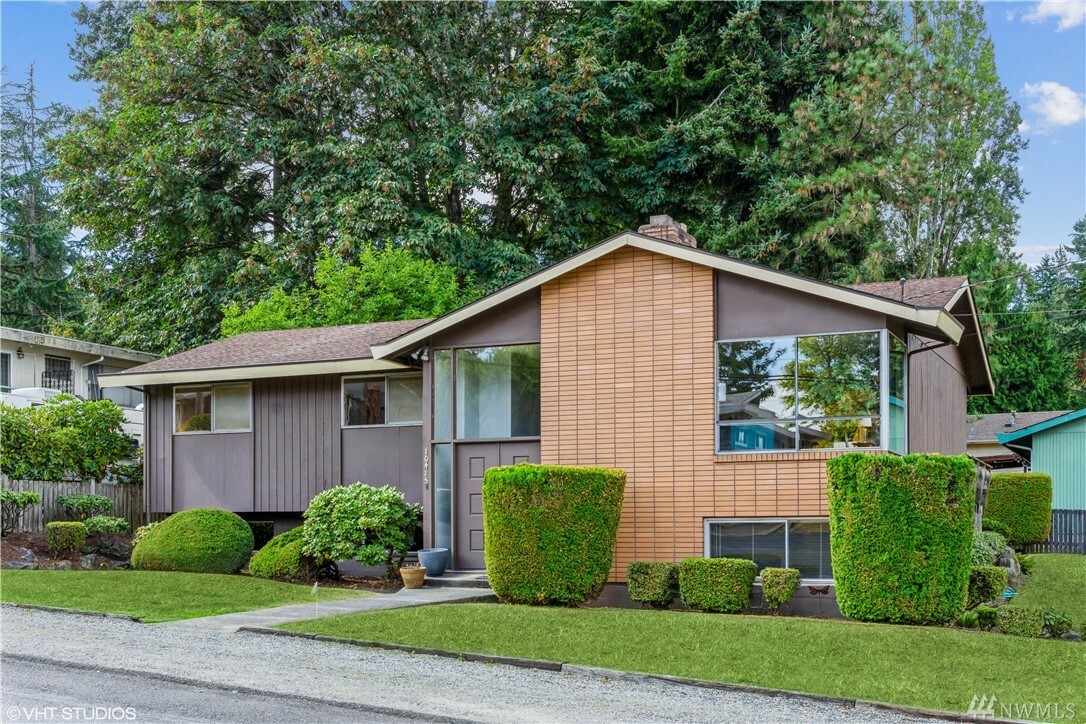 Property Photo:  10415 9th Ave S  WA 98168 