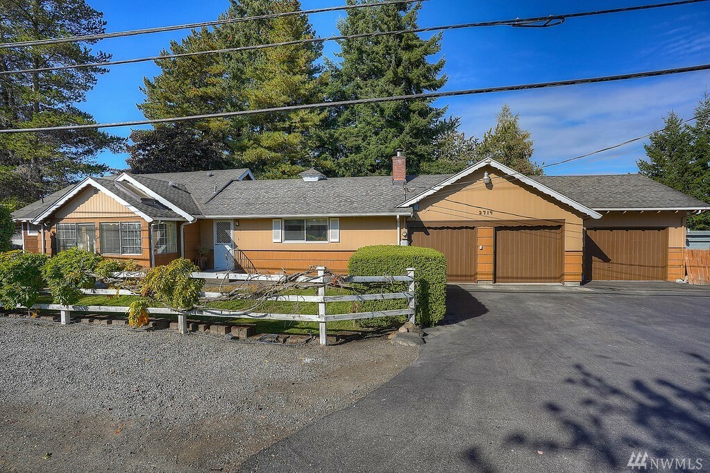 Property Photo:  2714 Louise Ave W  WA 98466 