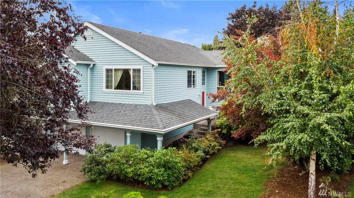 Property Photo:  22035 117th Ave SE  WA 98031 