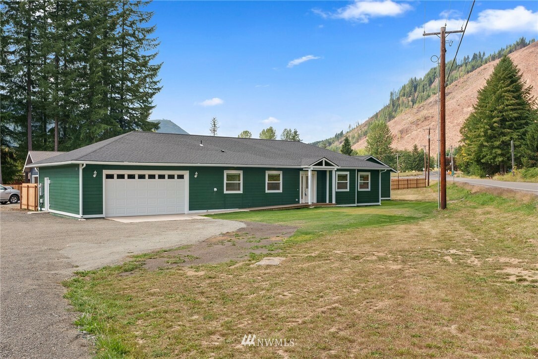 Property Photo:  869 Main Avenue  WA 98356 