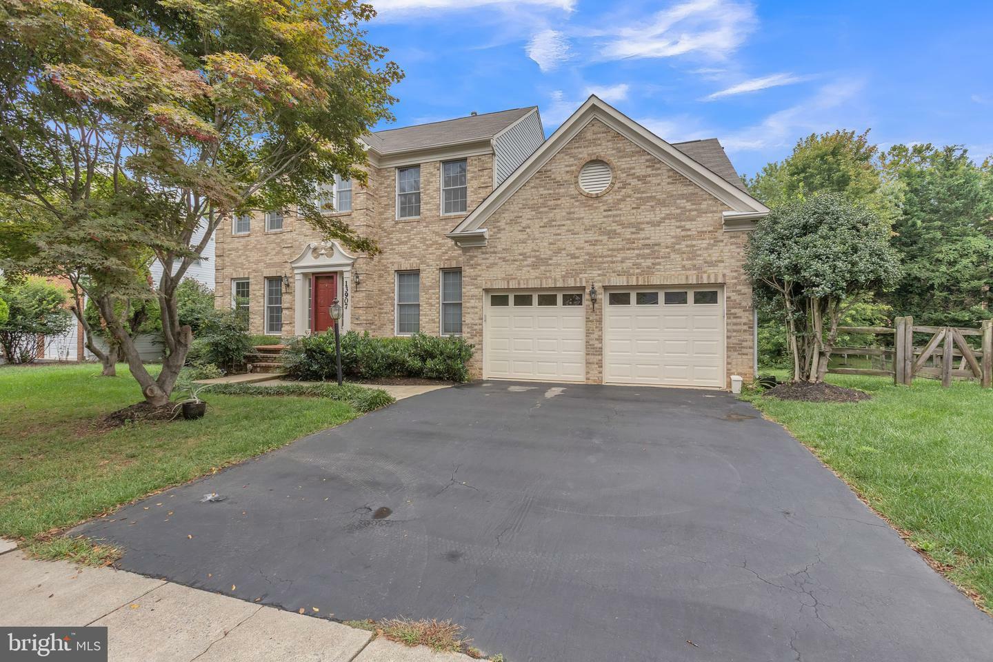 Property Photo:  13907 Willow Tree Drive  MD 20850 