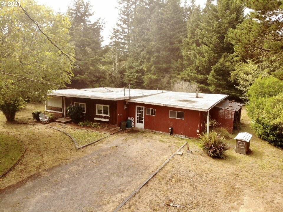 64334 Penny Rd  Coos Bay OR 97420 photo