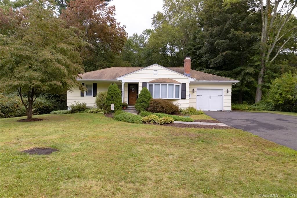 Property Photo: 1091 Still Hill Road CT 06518