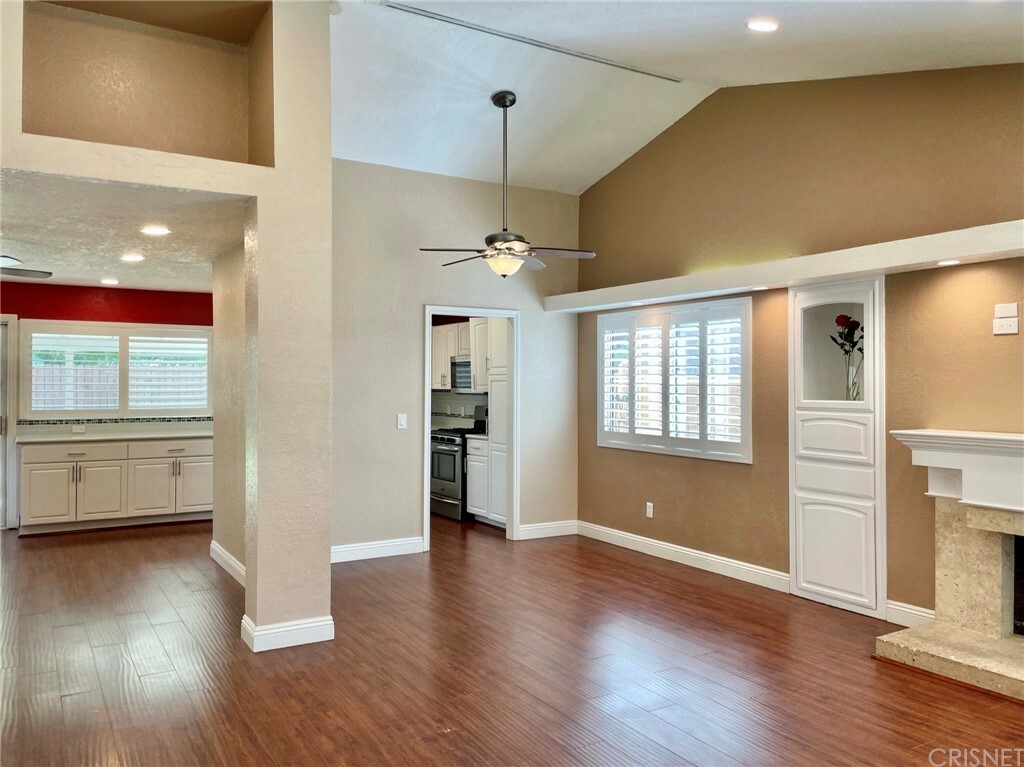 Property Photo:  27628 Cherry Creek Drive  CA 91354 