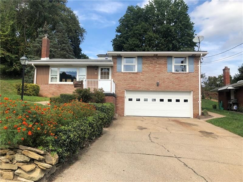 Property Photo:  9 Lynn Lee Drive  PA 15601 