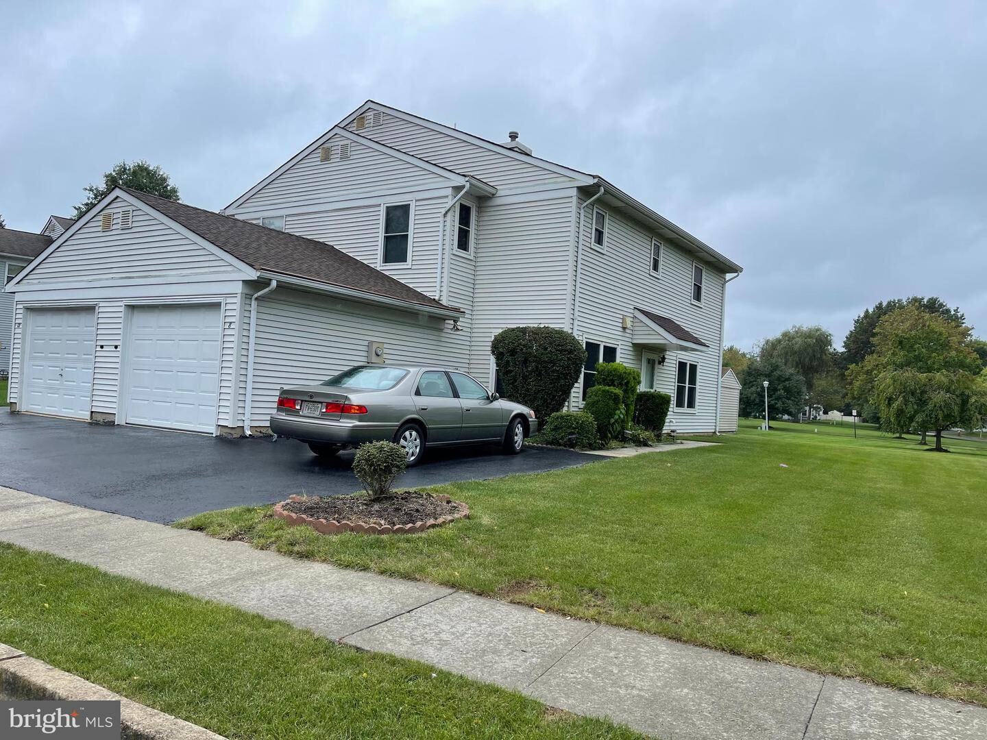 Property Photo: 8 Spyglass Court NJ 08520