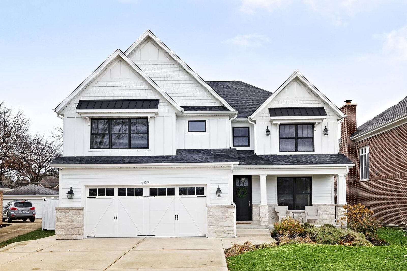 Property Photo:  407 N Highland Avenue  IL 60126 