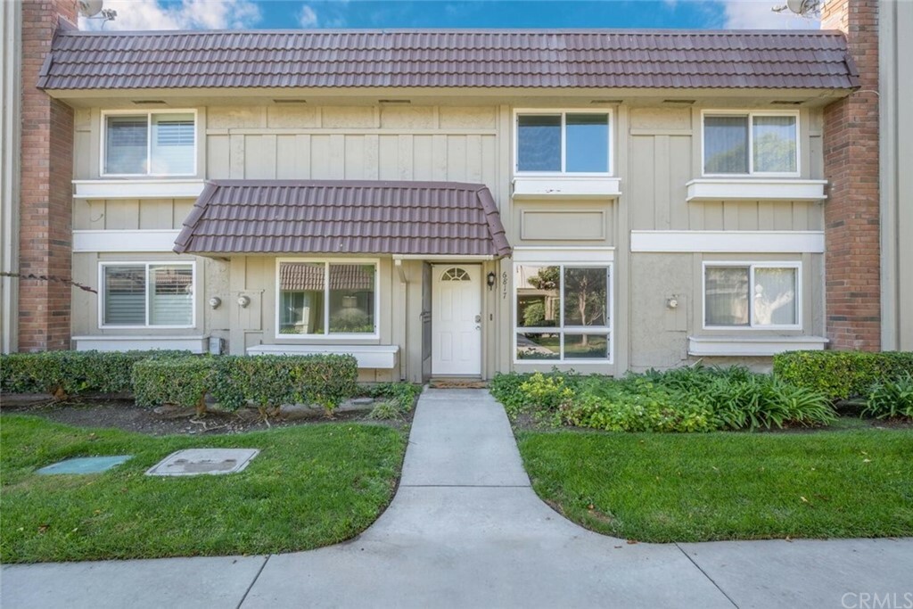 Property Photo:  6817 Seabrook Way  CA 90630 