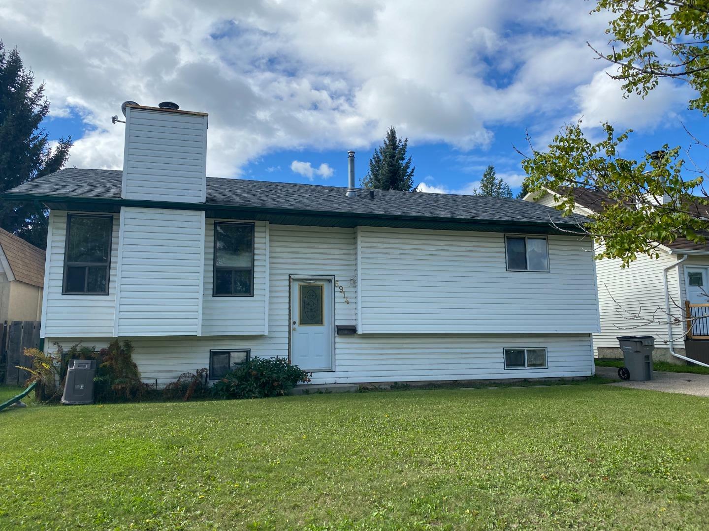 Property Photo: 6914 94 Street AB T8V 5S8