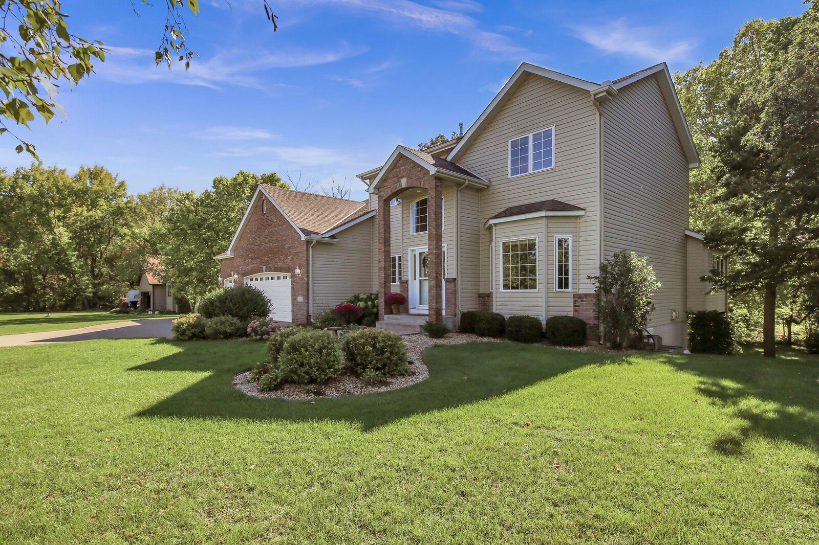 Property Photo: 19045 181st Avenue NW MN 55309