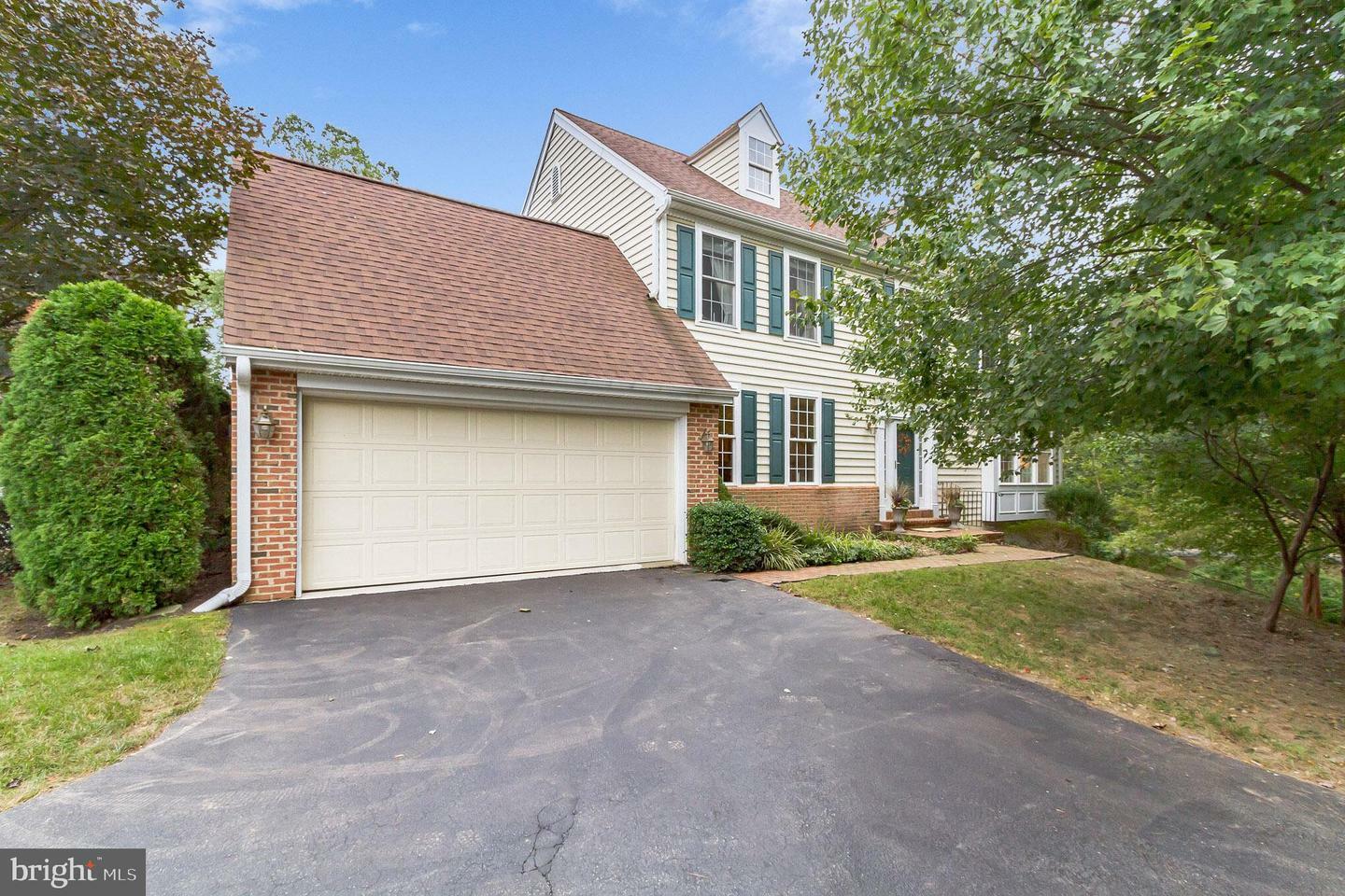 Property Photo: 609 Columbia Mills Court PA 19086