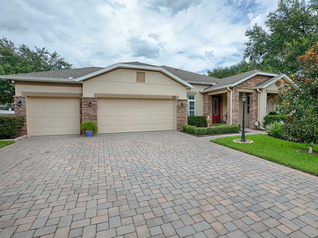 Property Photo:  3861 Blue Crest Avenue  FL 32736 