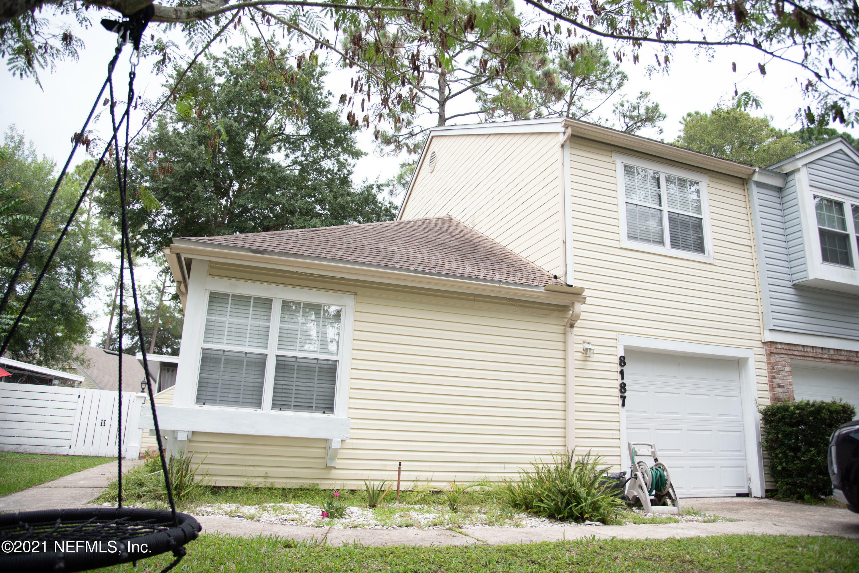 Property Photo:  8187 Dunbarton Court  FL 32244 