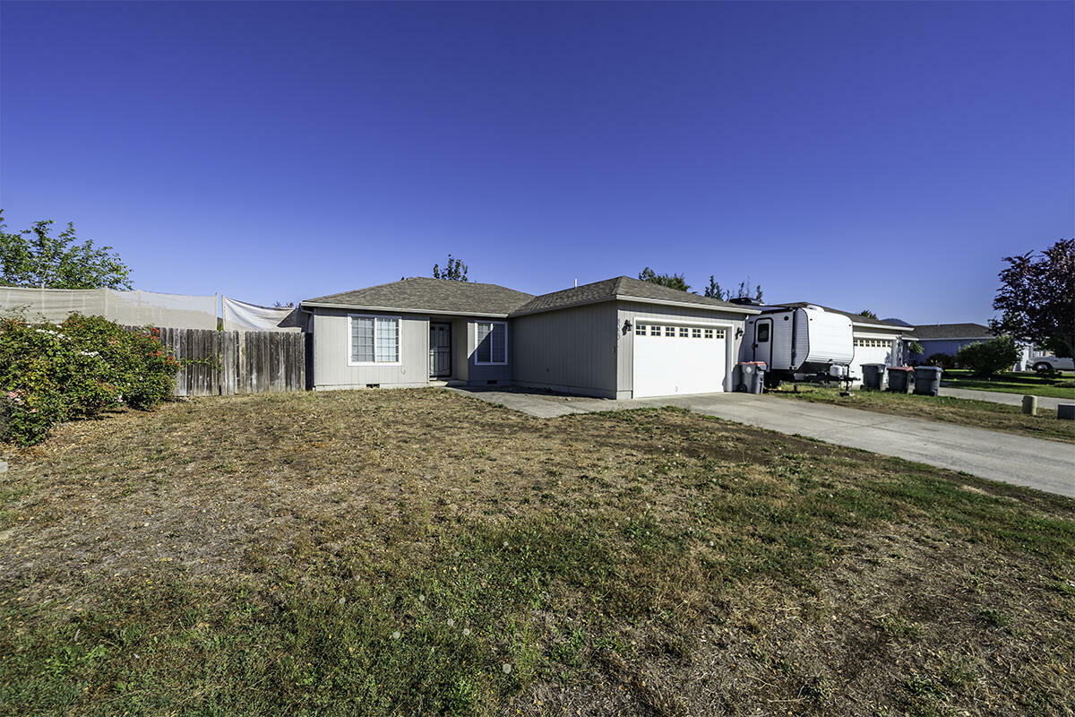 Property Photo:  8020 Isabella Way  OR 97503 