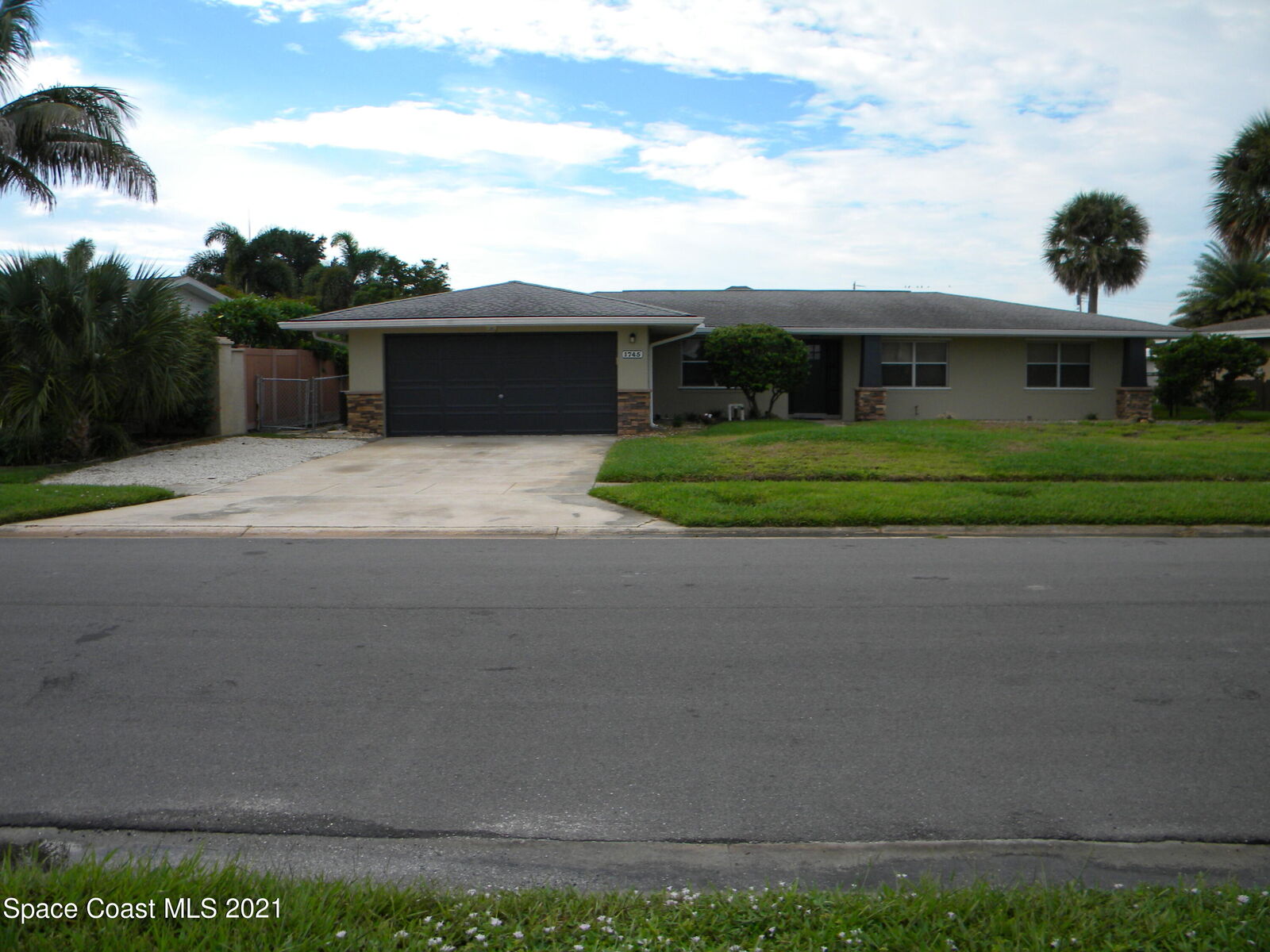 Property Photo: 1745 E Riviera Drive FL 32952