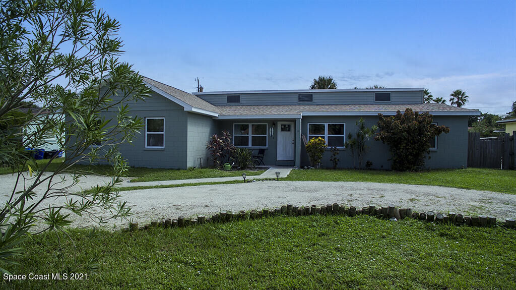 Property Photo: 125 Herron Drive FL 32937