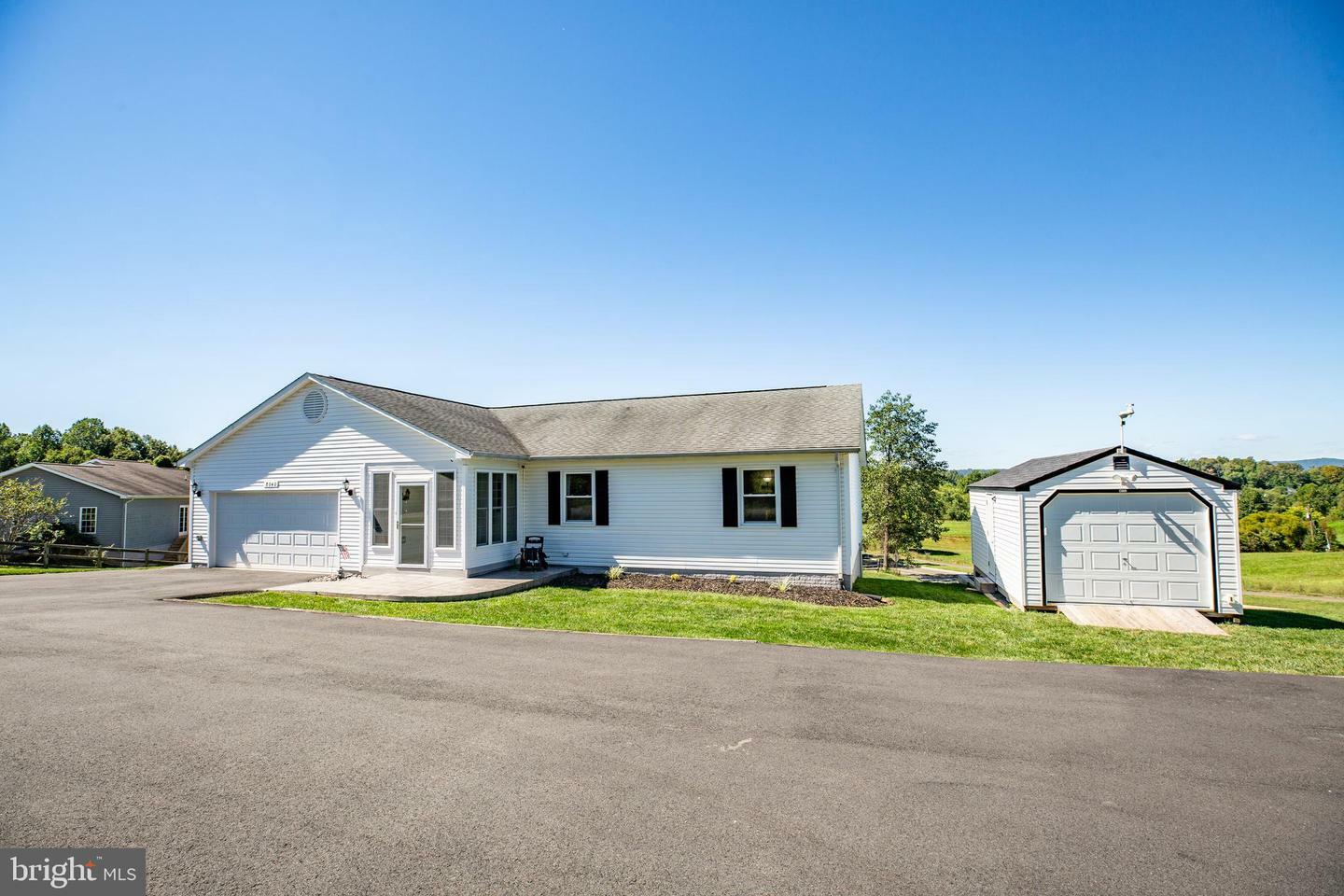 Property Photo:  8040 Frytown Road  VA 20187 