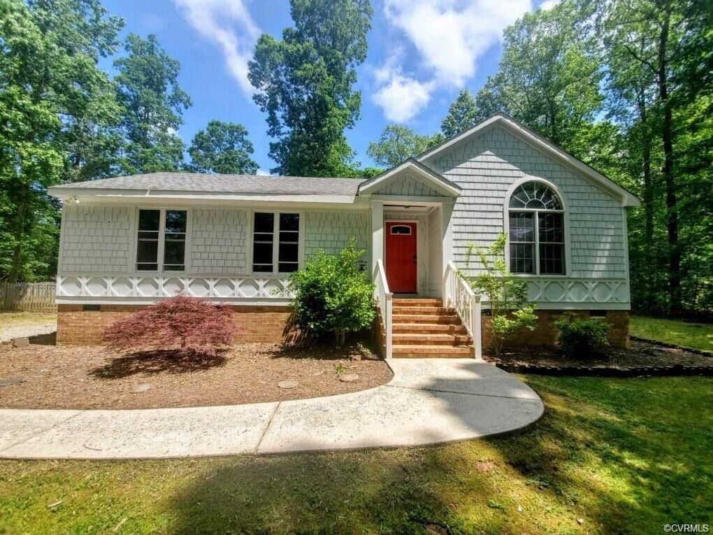 Property Photo: 5810 Trenholm Woods Drive VA 23139