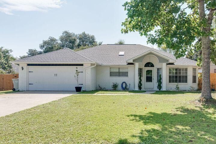 Property Photo:  8185 Country Bay Boulevard  FL 32566 
