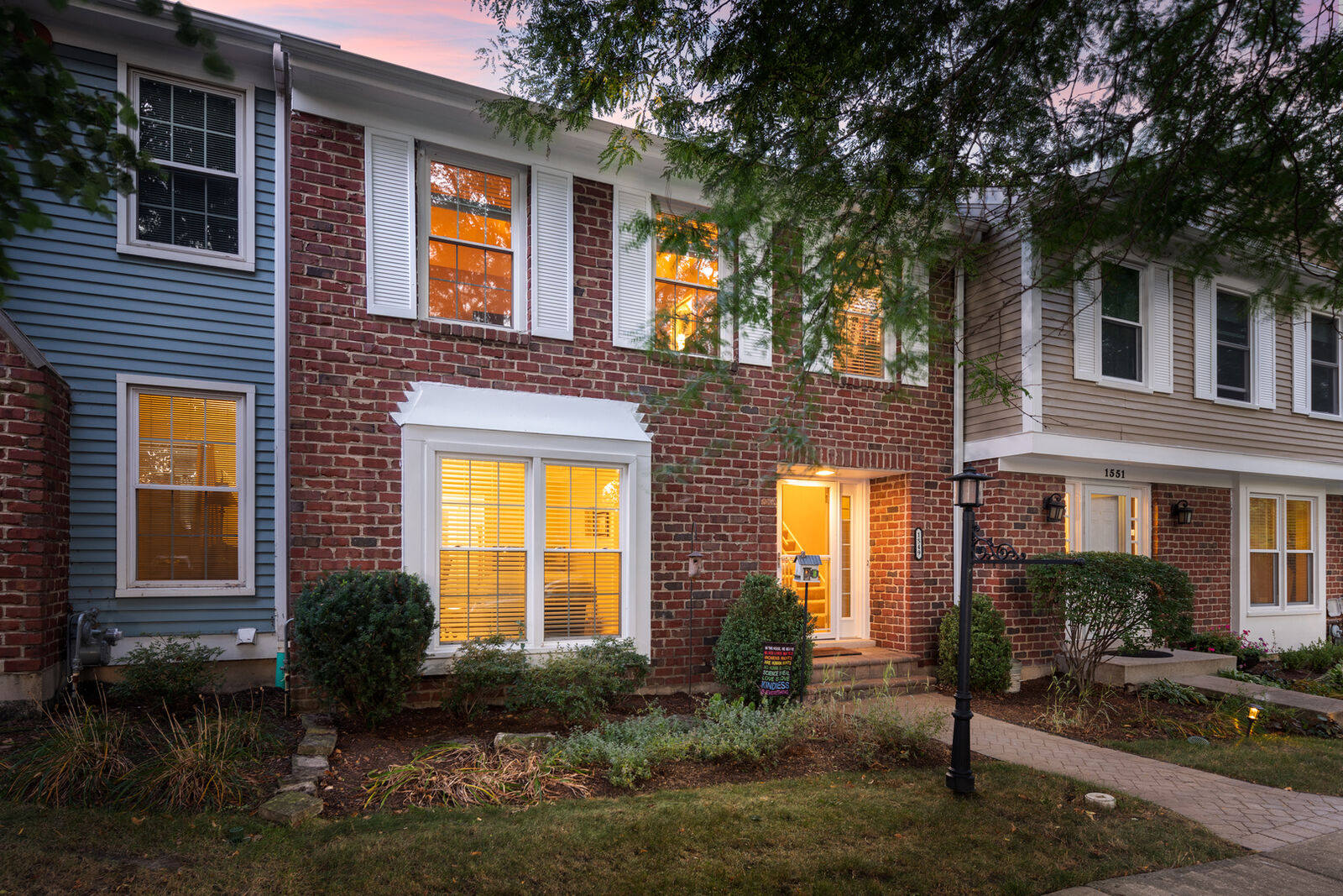 Property Photo: 1549 Wedgefield Circle IL 60563