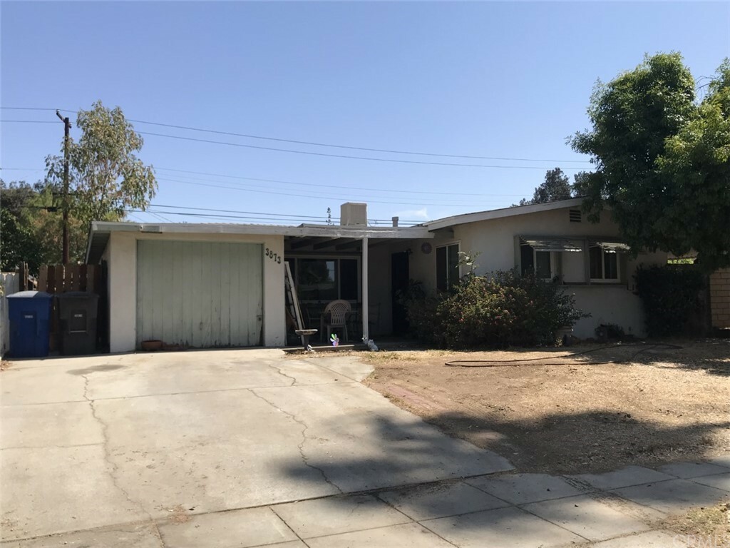 Property Photo:  3873 Overland Street  CA 92503 