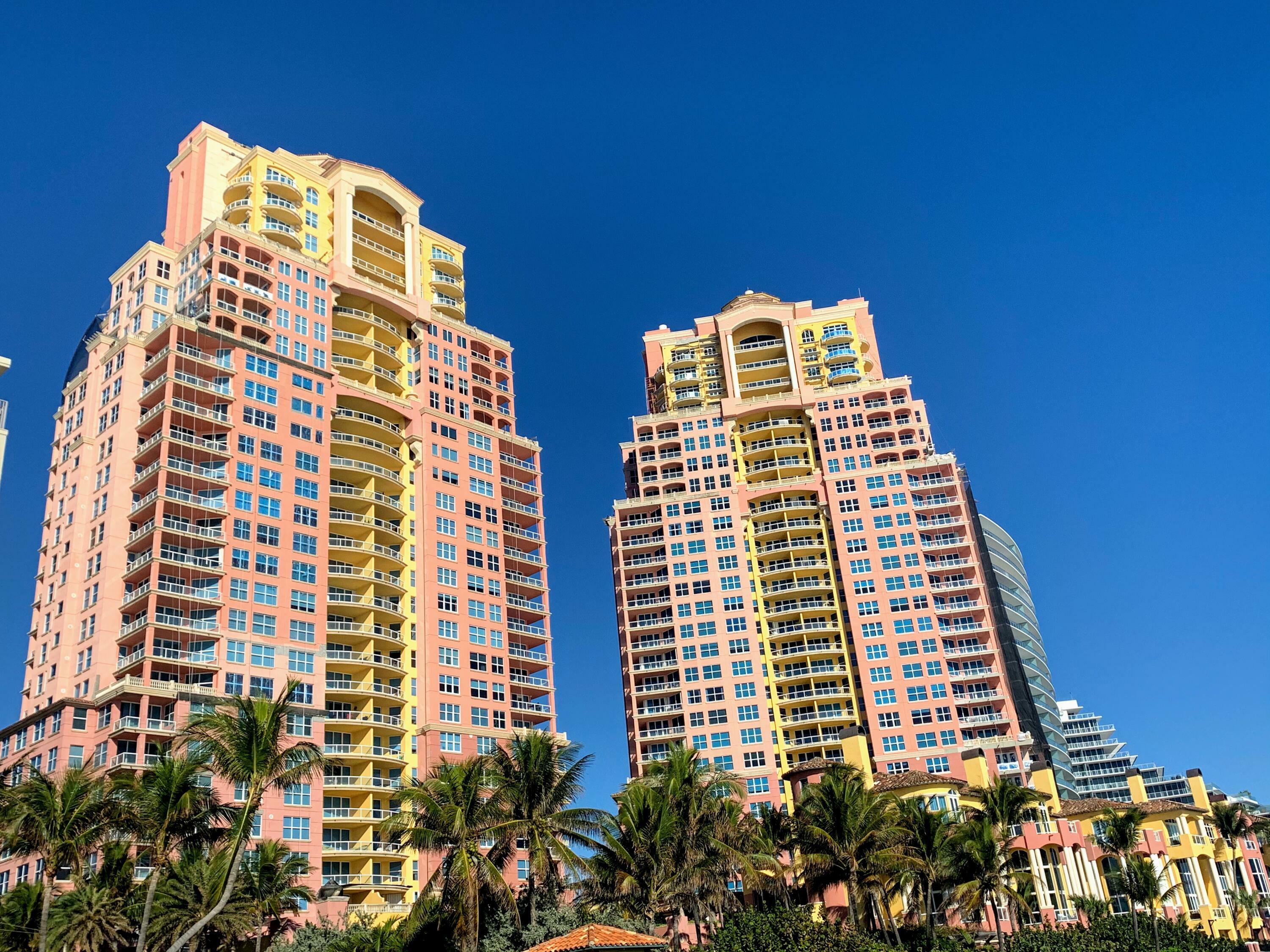 Property Photo:  2110 N Ocean Boulevard 5D  FL 33305 