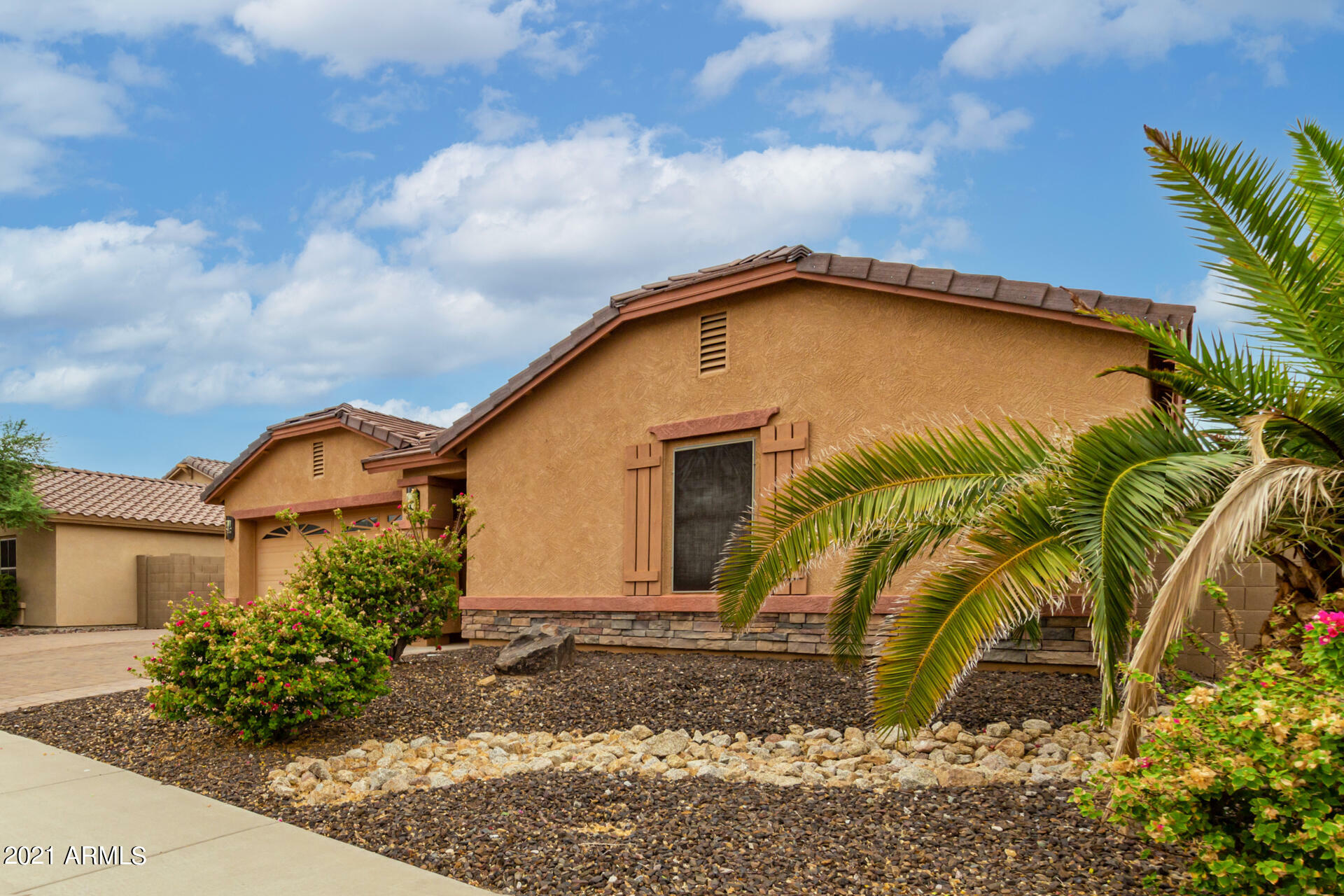 Property Photo:  25636 W Magnolia Street  AZ 85326 