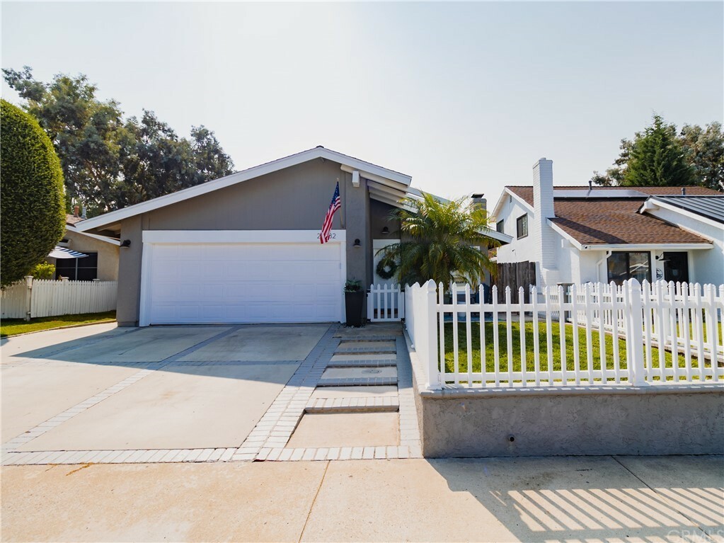 26482 Via Gaviota  Mission Viejo CA 92691 photo