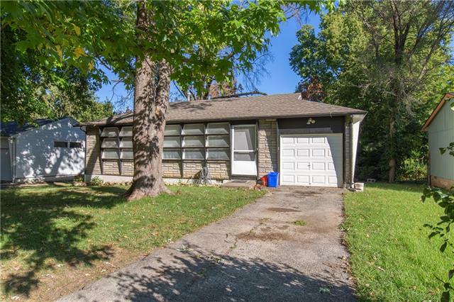 Property Photo:  1104 NE 45th Street  MO 64116 