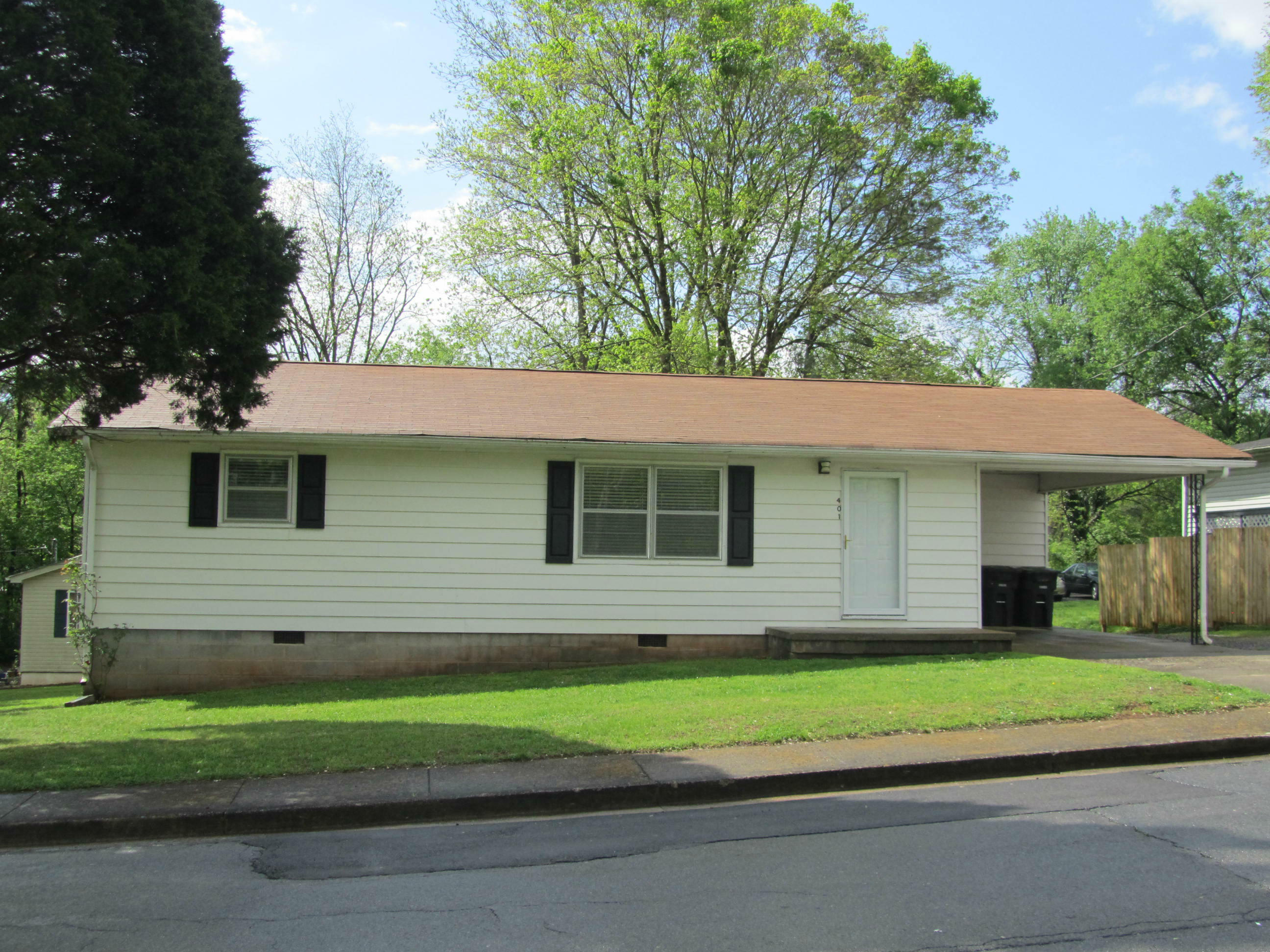 Property Photo:  401 Park St  TN 37303 