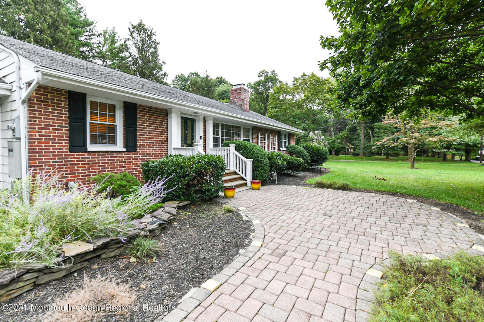 Property Photo:  41 Oak Street  NJ 07738 