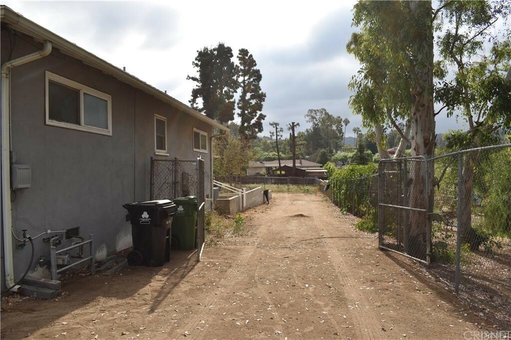 Property Photo:  9938 Helen Avenue  CA 91040 