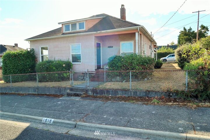 Property Photo:  1019  Nipsic Avenue  WA 98310 