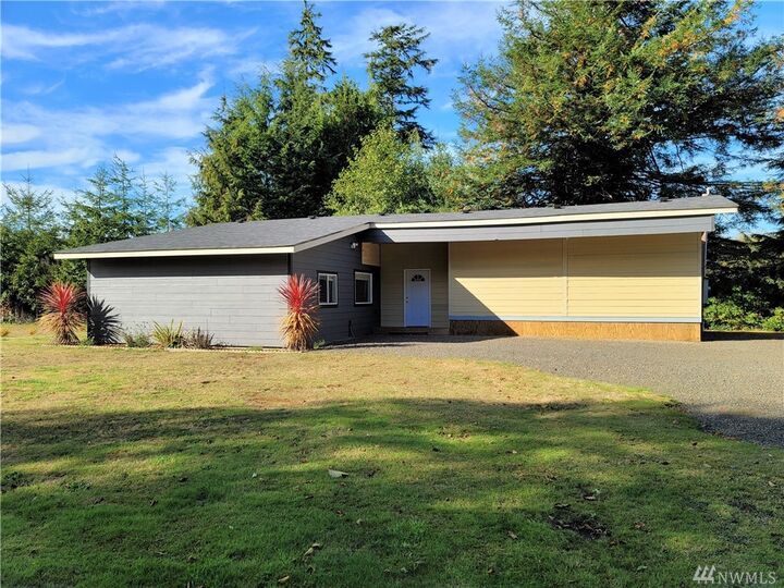 Property Photo:  1322 State Route 105  WA 98520 