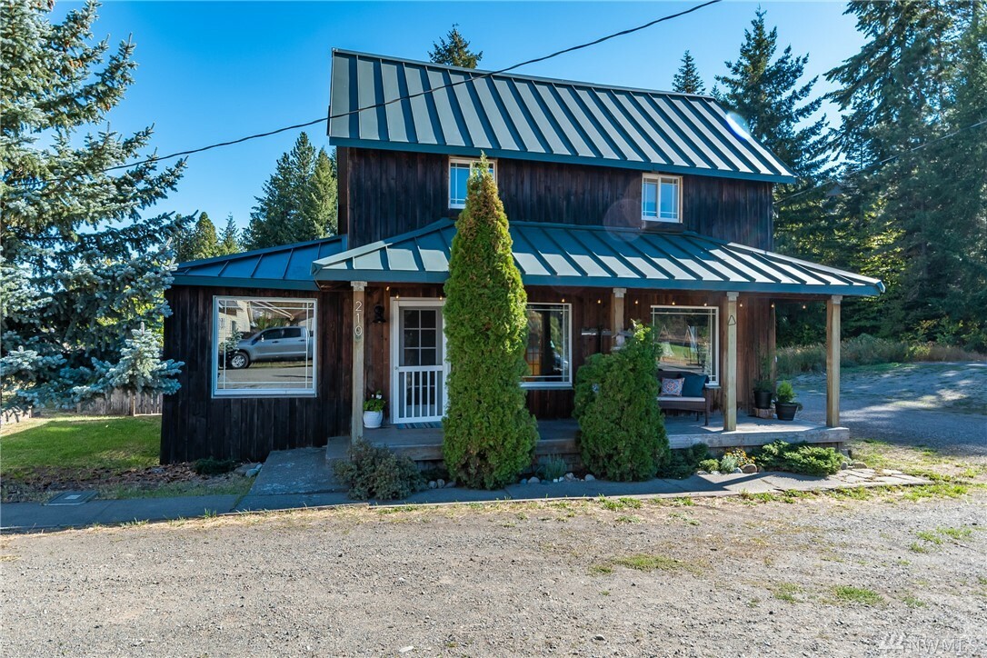Property Photo: 210 W Washington Ave WA 98941