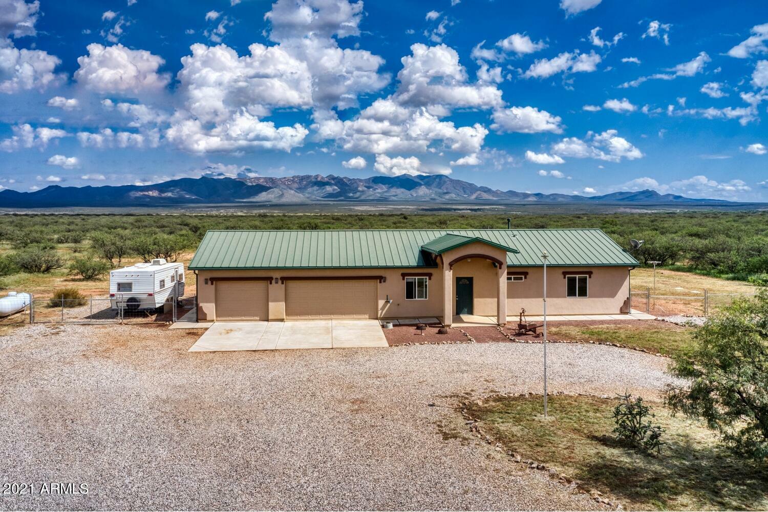 Property Photo: 10153 E Chippewa Street AZ 85615