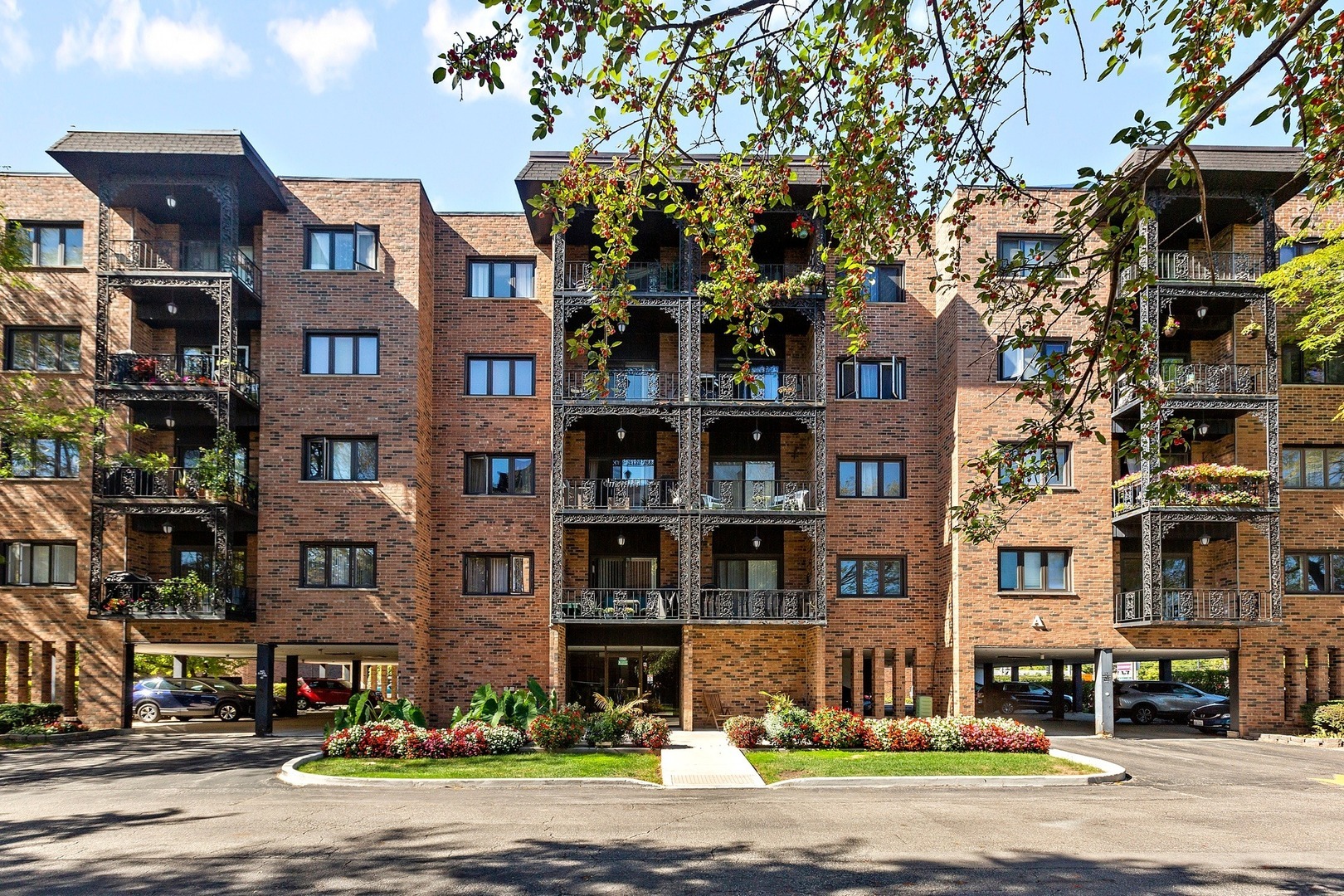 Property Photo: 9375 Landings Lane 204 IL 60016