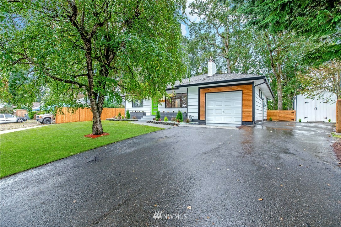 Property Photo:  10404 Montrose Avenue SW  WA 98499 