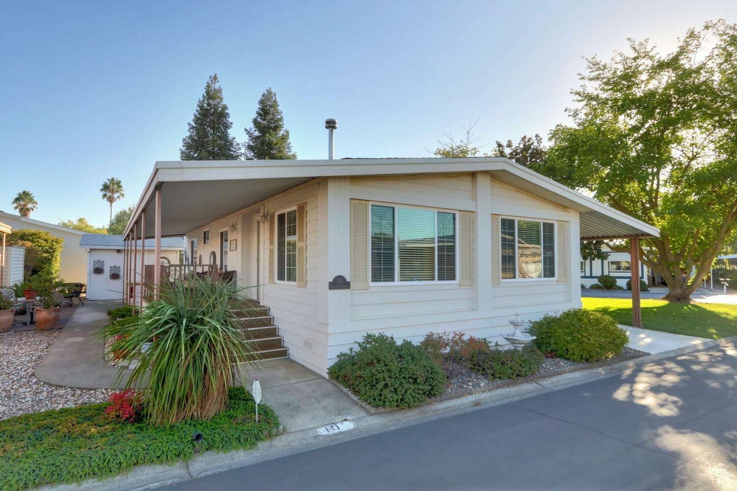 Property Photo:  101 Cantabrook Street 101  CA 95828 