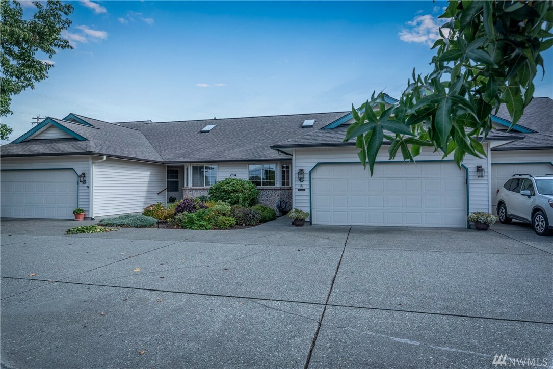 Property Photo:  714 19th St C  WA 98264 