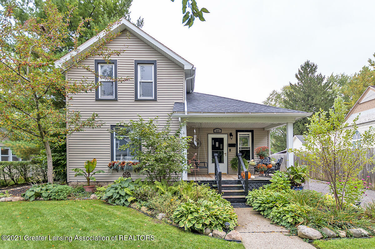 Property Photo:  317 S Cedar Street  MI 48895 