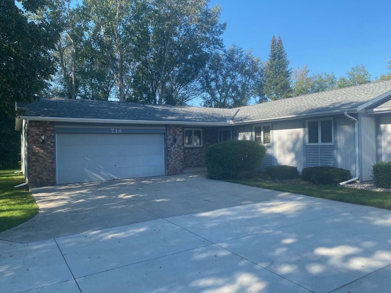 Property Photo: 718 Tamarack Dr W WI 53095