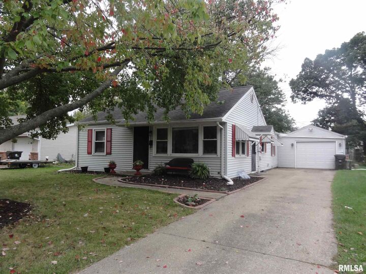 2104 W Overbrook  Peoria IL 61604 photo