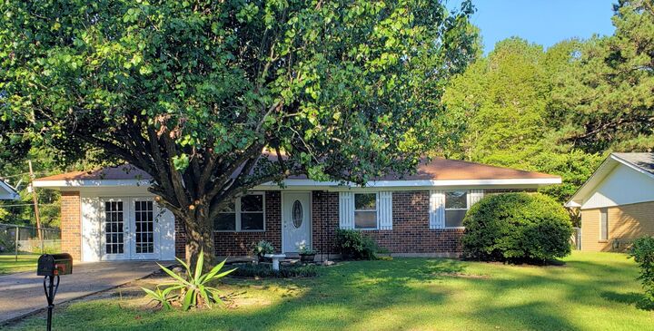 120 Powell Dr.  Leesville LA 71446 photo