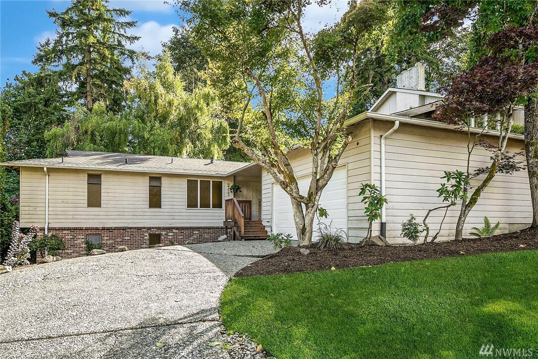 Property Photo:  9725 NE 139th St  WA 98034 