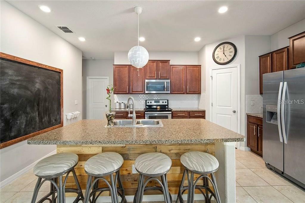 Property Photo:  16815 Peaceful Valley Drive  FL 33598 